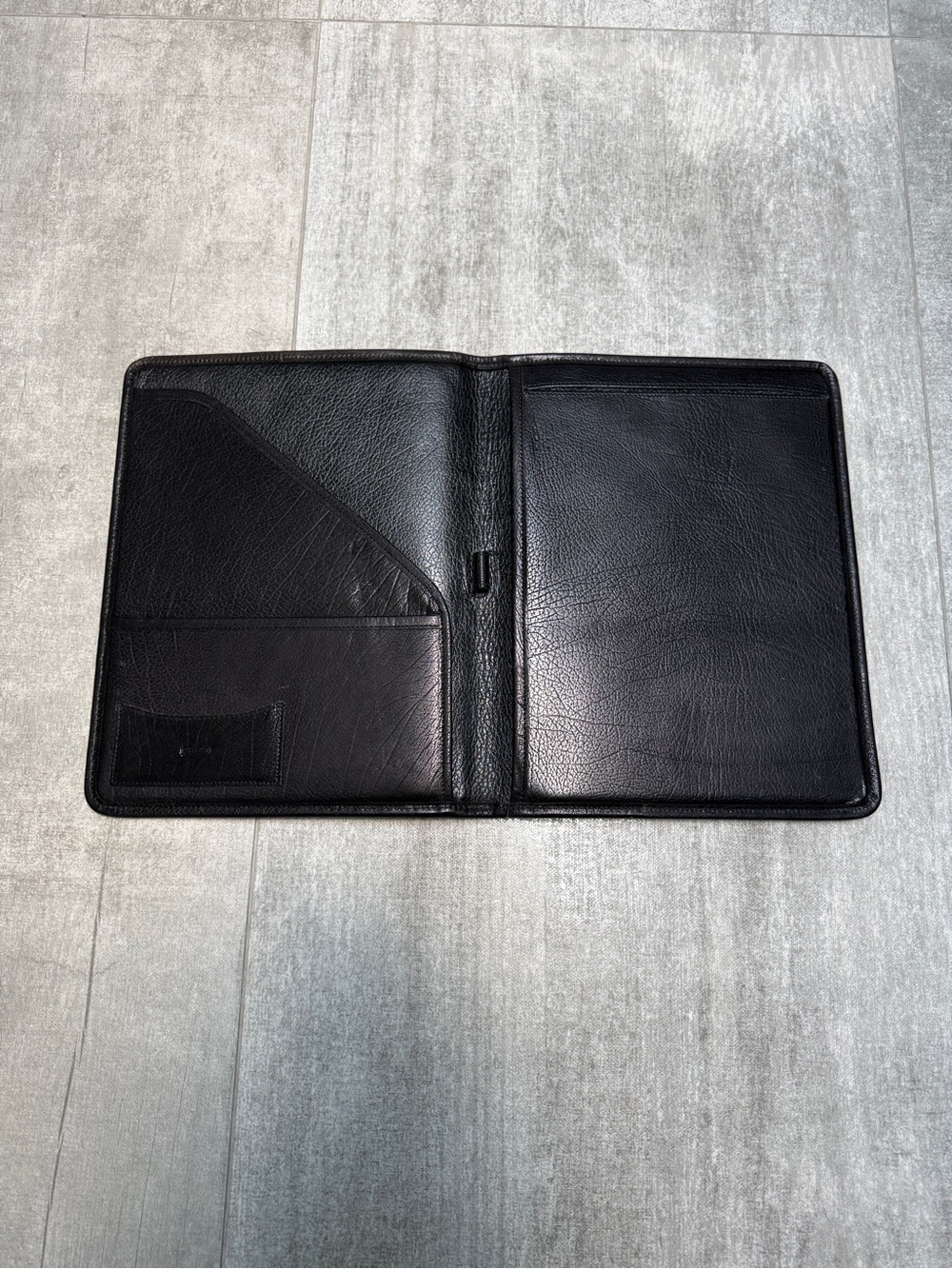 Vintage Coach Black Leather Portfolio - Picture 4 of 6